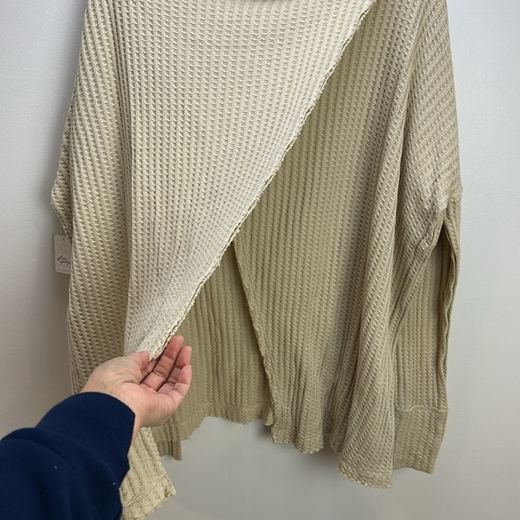Free People Stone Cold Juicy Long Sleeve Waffle Knit Top L Oversized Cowl Neck - Picture 4 of 16